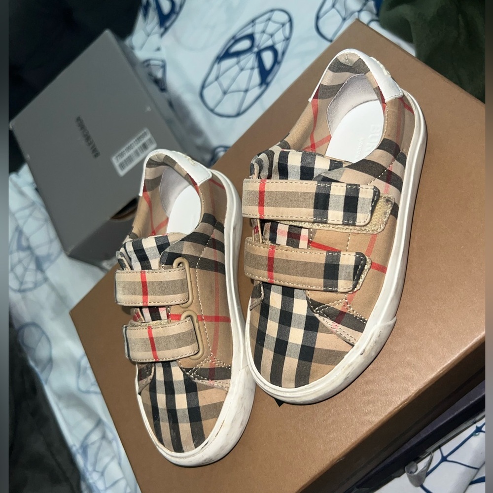 Used Burberry Toddler Shoes